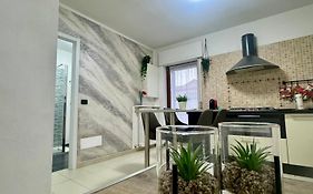 Casa Alessio - Elegante Appartamento Nel Cuore Di Cesano Maderno