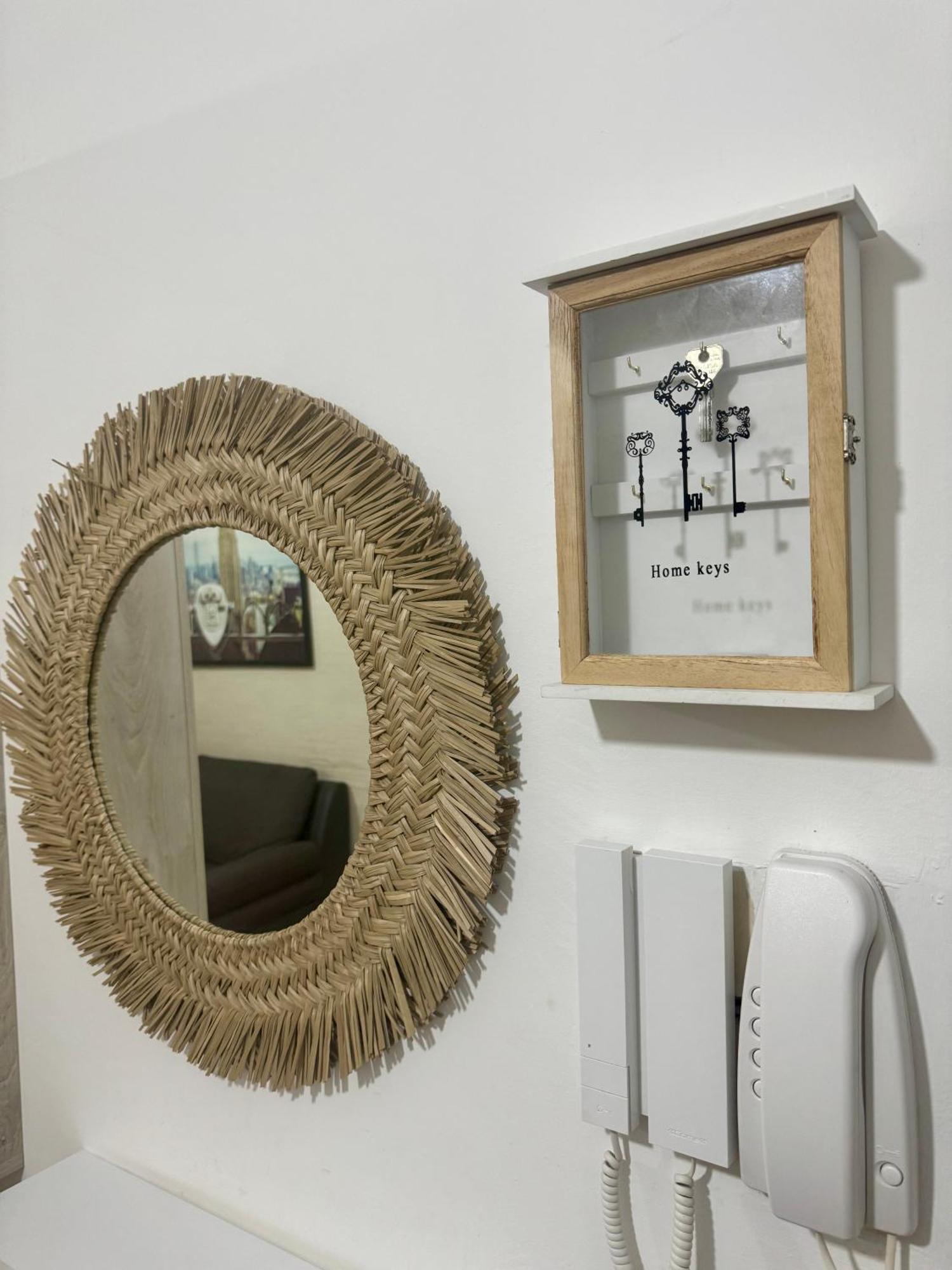 Casa Alessio - Elegante Appartamento Nel Cuore Di Cesano Maderno Esterno foto