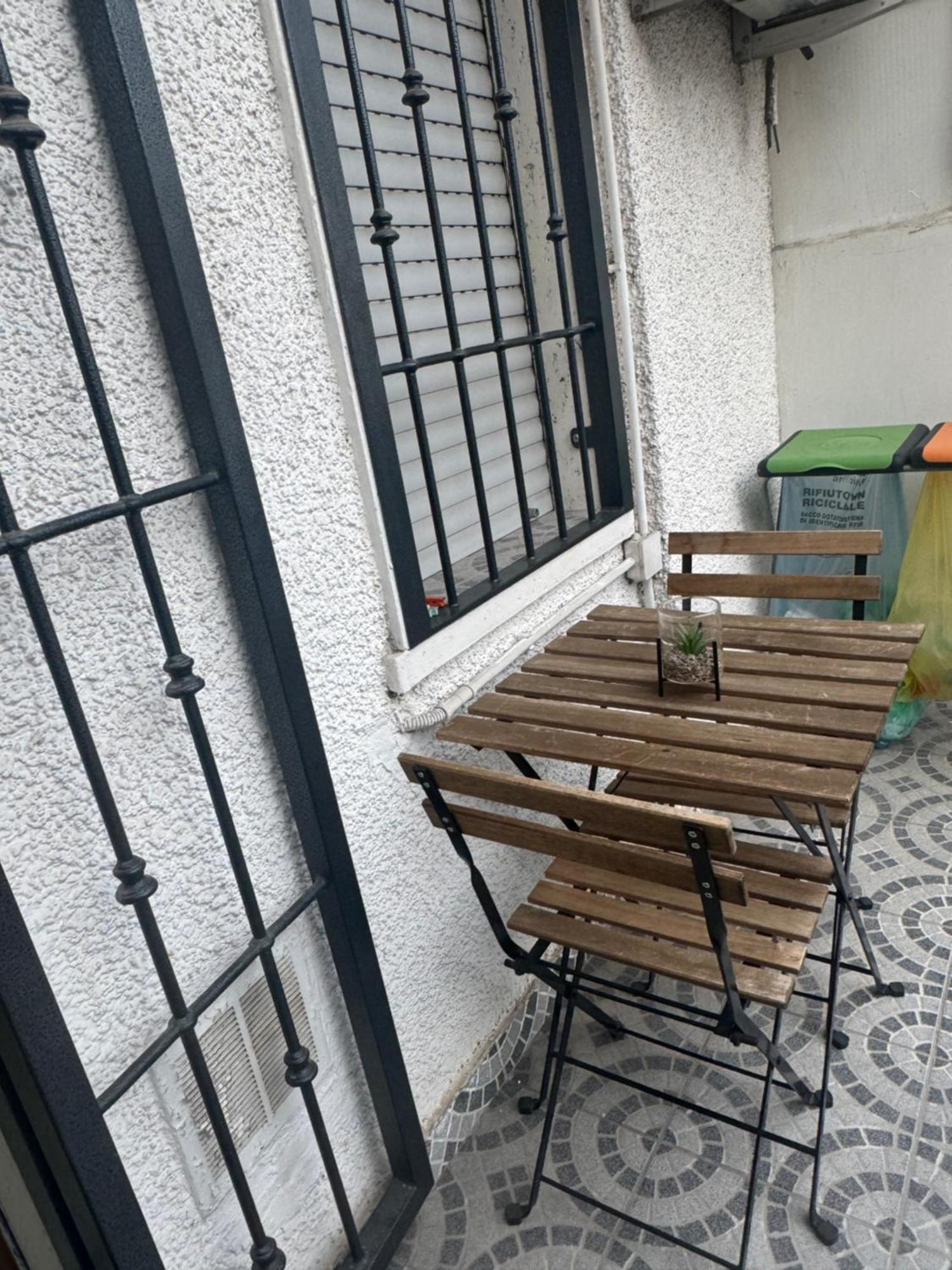 Casa Alessio - Elegante Appartamento Nel Cuore Di Cesano Maderno Esterno foto