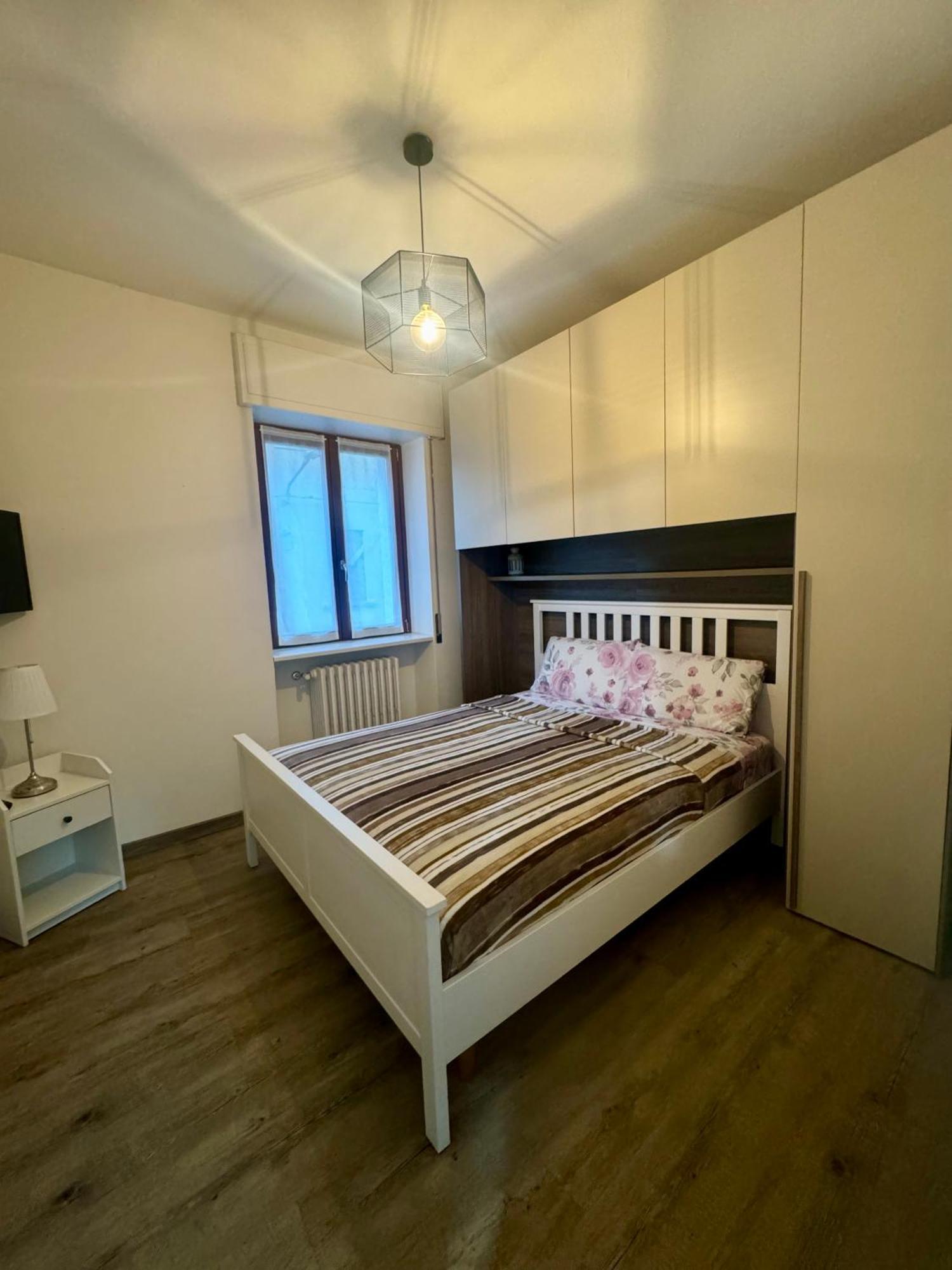 Casa Alessio - Elegante Appartamento Nel Cuore Di Cesano Maderno Esterno foto